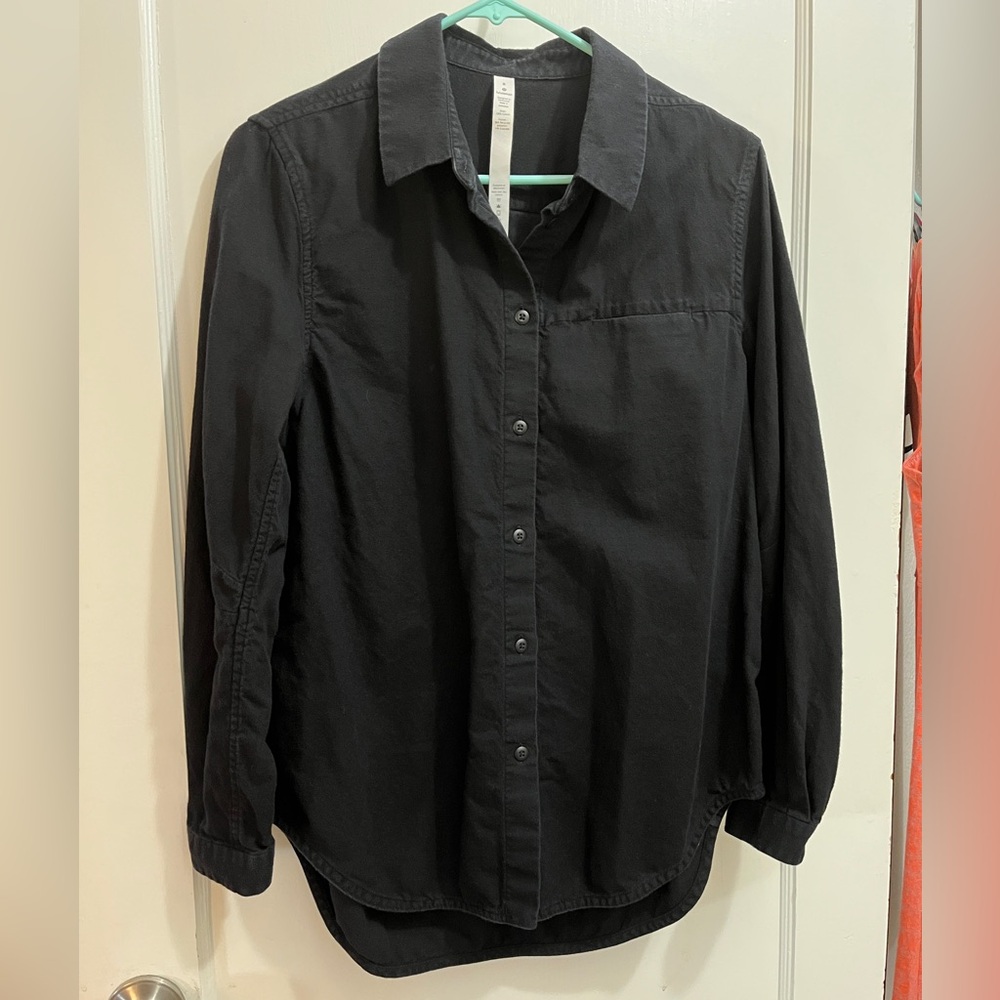 Lululemon Full Day Ahead Black Button Down Shirt, W’s size 8/Med